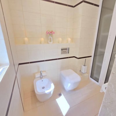 Miete einer geräumigen 4-Zimmer-Wohnung in St. St. Constantine and Helena, Varna, Bulgarien